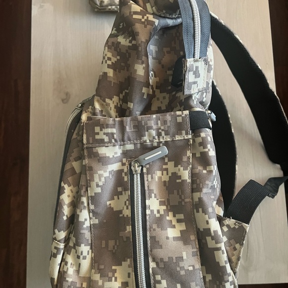 Camouflage Backpack/ diaper bag - Picture 4 of 7